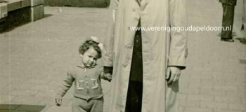 hoofdstraat-hr-en-dochtervoa-keizer-arch-hetty_1038