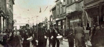 hoofdstraat-mars-van-de-postfanfare-arch-g.w_1038
