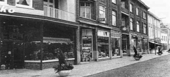 hoofdstraat-paul-kruegerstraat-lederwarenzaak-_1038