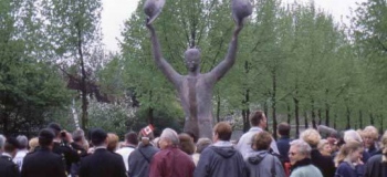 loolaan-onthulling-de-man-met-de-twee-hoeden-2_1038