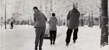 loolaan-winter-1954-1955-bij-de-grote-kerk_1038