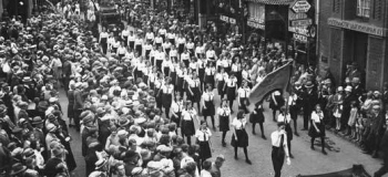 raadhuisplein-optocht_1038